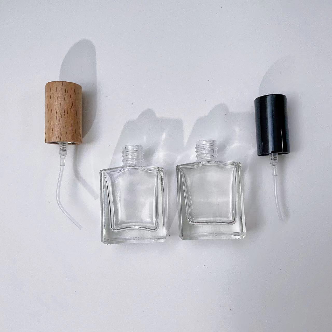 Flacone Spray per profumo in v - Perfume Quotes recensione e prezzo