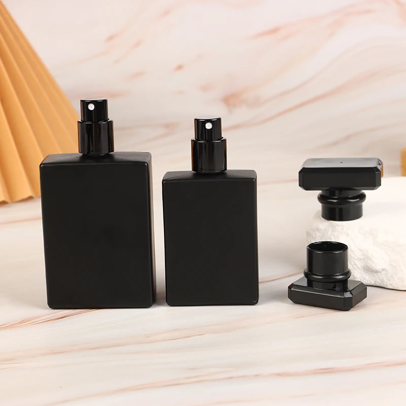 Bottiglia di profumo nero bril - Perfume Quotes recensione e prezzo